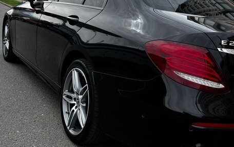 Mercedes-Benz E-Класс, 2019 год, 3 550 000 рублей, 3 фотография
