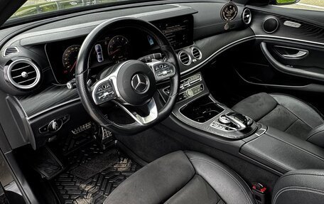 Mercedes-Benz E-Класс, 2019 год, 3 550 000 рублей, 10 фотография