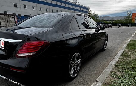 Mercedes-Benz E-Класс, 2019 год, 3 550 000 рублей, 5 фотография