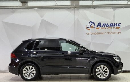 Volkswagen Tiguan II, 2017 год, 1 950 000 рублей, 2 фотография