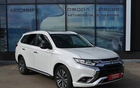 Mitsubishi Outlander III рестайлинг 3, 2022 год, 2 885 000 рублей, 3 фотография