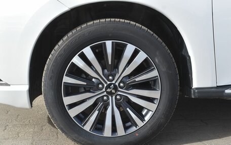 Mitsubishi Outlander III рестайлинг 3, 2022 год, 2 885 000 рублей, 9 фотография