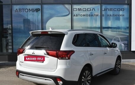 Mitsubishi Outlander III рестайлинг 3, 2022 год, 2 885 000 рублей, 5 фотография