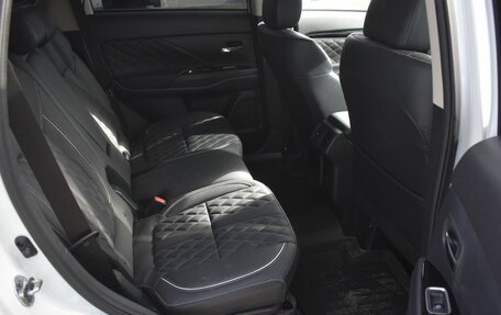 Mitsubishi Outlander III рестайлинг 3, 2022 год, 2 885 000 рублей, 11 фотография