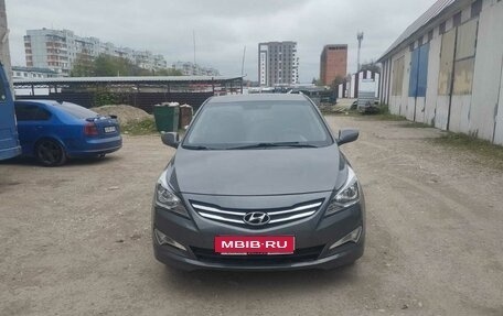 Hyundai Solaris II рестайлинг, 2015 год, 800 000 рублей, 1 фотография