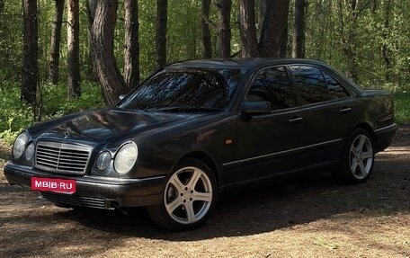 Mercedes-Benz E-Класс, 1995 год, 330 000 рублей, 1 фотография