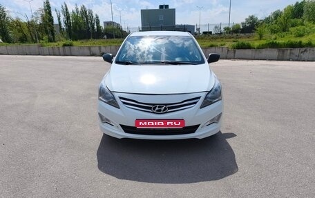 Hyundai Solaris II рестайлинг, 2014 год, 680 000 рублей, 1 фотография