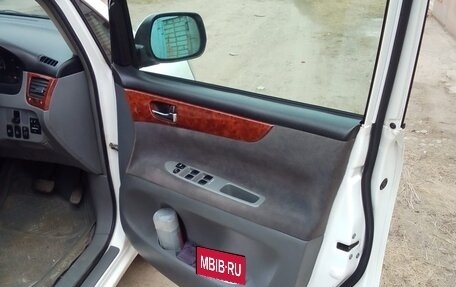 Toyota Ipsum II, 2001 год, 800 000 рублей, 17 фотография