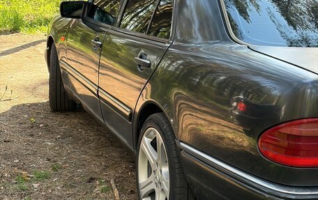 Mercedes-Benz E-Класс, 1995 год, 330 000 рублей, 7 фотография