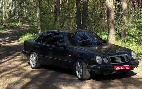 Mercedes-Benz E-Класс, 1995 год, 330 000 рублей, 2 фотография