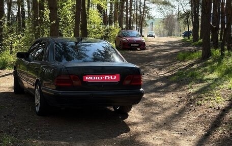Mercedes-Benz E-Класс, 1995 год, 330 000 рублей, 4 фотография