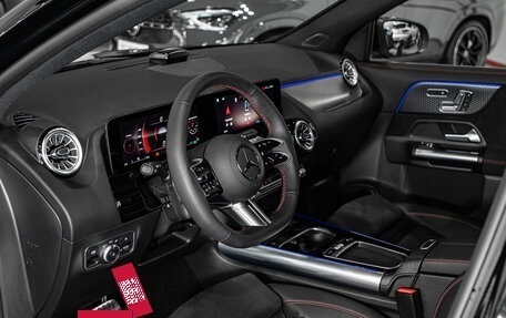 Mercedes-Benz GLA, 2024 год, 6 500 000 рублей, 11 фотография