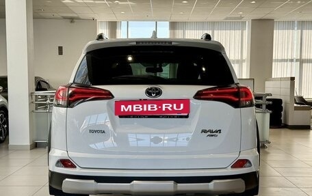 Toyota RAV4, 2018 год, 2 699 000 рублей, 6 фотография