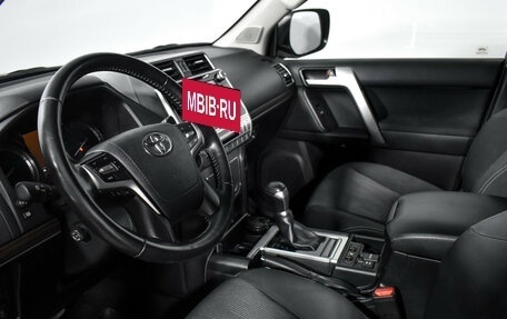 Toyota Land Cruiser Prado 150 рестайлинг 2, 2019 год, 5 450 000 рублей, 9 фотография