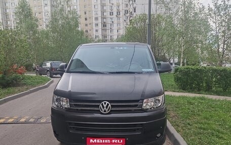 Volkswagen Multivan T5, 2013 год, 2 000 000 рублей, 1 фотография