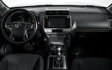 Toyota Land Cruiser Prado 150 рестайлинг 2, 2019 год, 5 450 000 рублей, 15 фотография