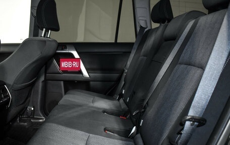 Toyota Land Cruiser Prado 150 рестайлинг 2, 2019 год, 5 450 000 рублей, 13 фотография