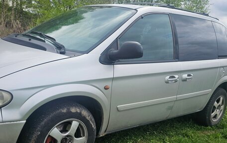 Chrysler Voyager IV, 2003 год, 650 000 рублей, 2 фотография