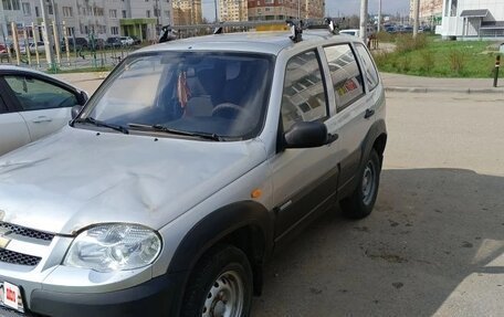 Chevrolet Niva I рестайлинг, 2010 год, 260 000 рублей, 2 фотография