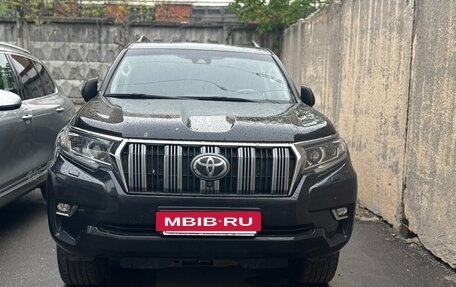 Toyota Land Cruiser Prado 150 рестайлинг 2, 2018 год, 4 170 000 рублей, 2 фотография