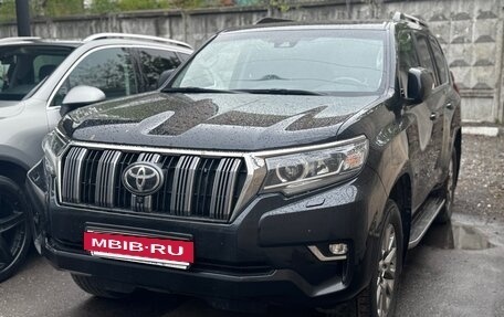 Toyota Land Cruiser Prado 150 рестайлинг 2, 2018 год, 4 170 000 рублей, 3 фотография