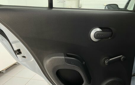 Nissan Micra III, 2005 год, 569 000 рублей, 18 фотография
