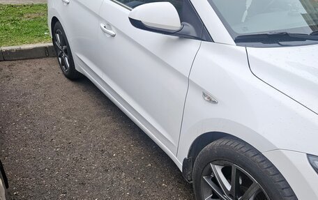 Hyundai Elantra VI рестайлинг, 2016 год, 1 560 000 рублей, 1 фотография