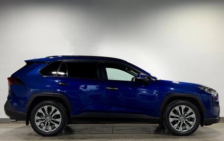 Toyota RAV4, 2021 год, 3 370 000 рублей, 5 фотография