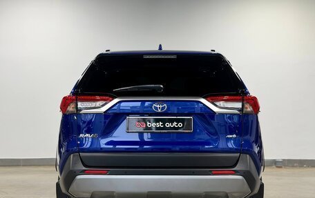 Toyota RAV4, 2021 год, 3 370 000 рублей, 8 фотография