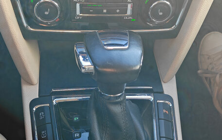 Skoda Superb III рестайлинг, 2012 год, 1 040 000 рублей, 16 фотография