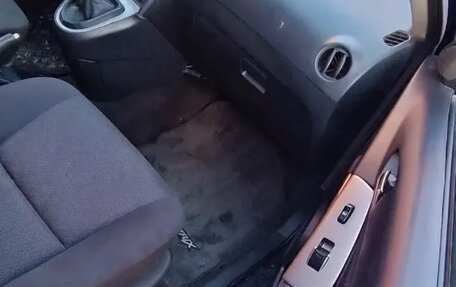 Toyota Matrix, 2003 год, 280 000 рублей, 9 фотография