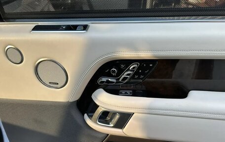 Land Rover Range Rover IV рестайлинг, 2019 год, 6 990 000 рублей, 8 фотография