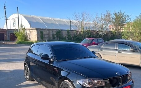 BMW 1 серия, 2011 год, 670 000 рублей, 2 фотография