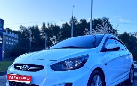 Hyundai Solaris II рестайлинг, 2013 год, 999 999 рублей, 3 фотография