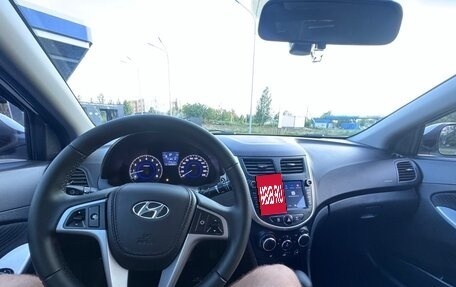 Hyundai Solaris II рестайлинг, 2013 год, 999 999 рублей, 6 фотография