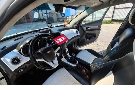 Chevrolet Cruze II, 2010 год, 350 000 рублей, 16 фотография