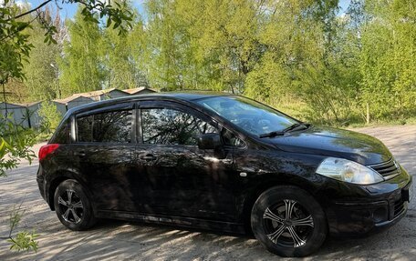 Nissan Tiida, 2010 год, 800 000 рублей, 2 фотография