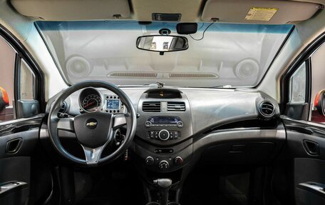 Chevrolet Spark III, 2012 год, 725 000 рублей, 2 фотография