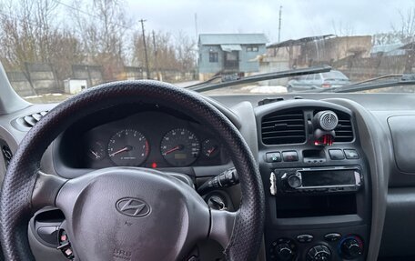 Hyundai Santa Fe III рестайлинг, 2004 год, 400 000 рублей, 16 фотография