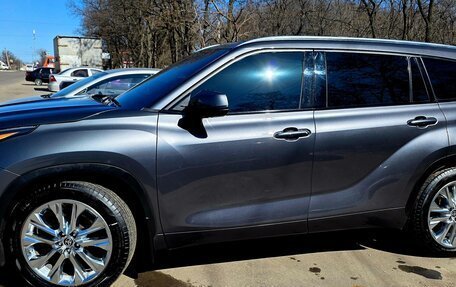 Toyota Highlander, 2021 год, 4 600 000 рублей, 3 фотография