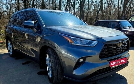 Toyota Highlander, 2021 год, 4 600 000 рублей, 2 фотография