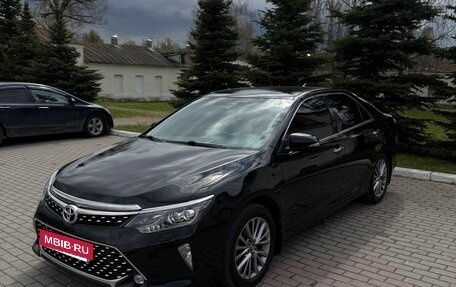 Toyota Camry, 2017 год, 2 250 000 рублей, 3 фотография