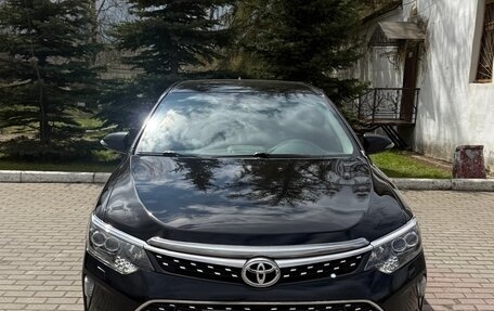 Toyota Camry, 2017 год, 2 250 000 рублей, 2 фотография