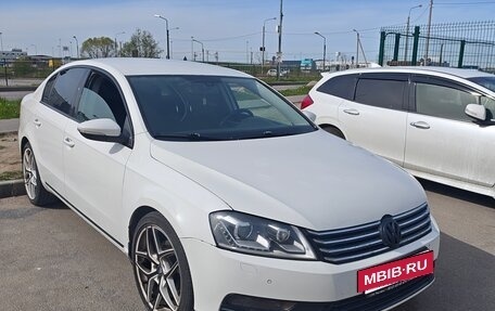 Volkswagen Passat B7, 2011 год, 900 000 рублей, 2 фотография