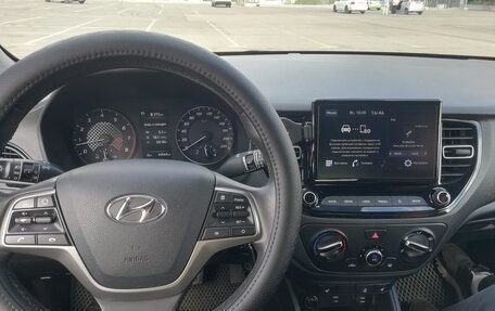 Hyundai Solaris II рестайлинг, 2021 год, 1 550 000 рублей, 5 фотография