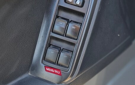 Toyota Land Cruiser Prado 150 рестайлинг 2, 2011 год, 3 000 000 рублей, 10 фотография