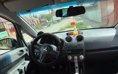 Mitsubishi Colt VI рестайлинг, 2005 год, 290 000 рублей, 5 фотография