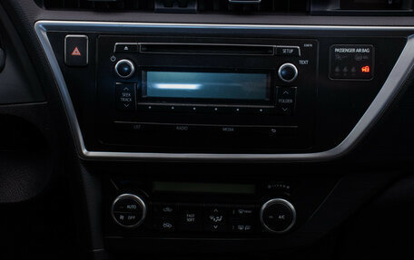 Toyota Auris II, 2013 год, 1 070 000 рублей, 14 фотография