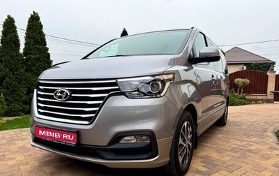 Hyundai Grand Starex Grand Starex I рестайлинг 2, 2019 год, 3 700 000 рублей, 1 фотография