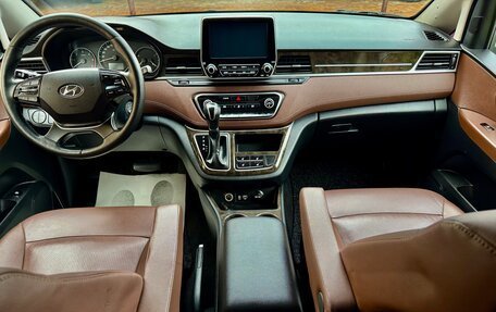Hyundai Grand Starex Grand Starex I рестайлинг 2, 2019 год, 3 700 000 рублей, 21 фотография